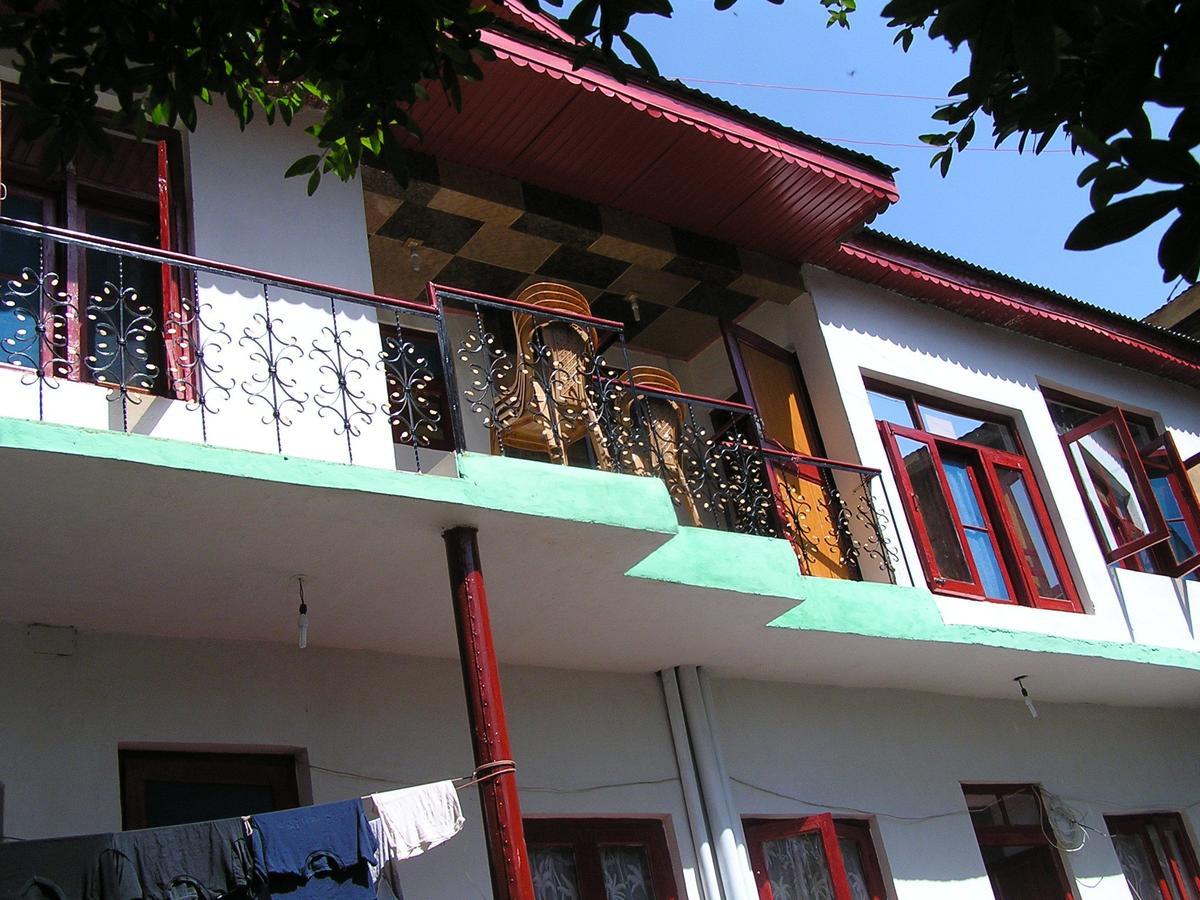 Howrah Guest House Srinagar  Exterior photo
