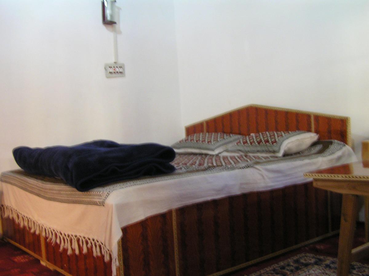 Howrah Guest House Srinagar  Exterior photo