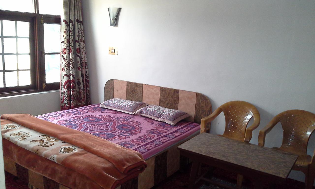 Howrah Guest House Srinagar  Exterior photo