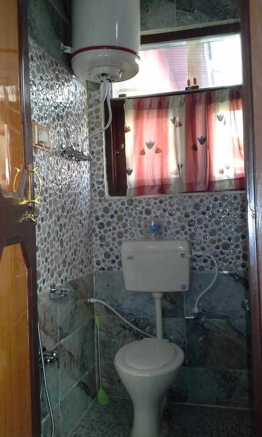 Howrah Guest House Srinagar  Exterior photo