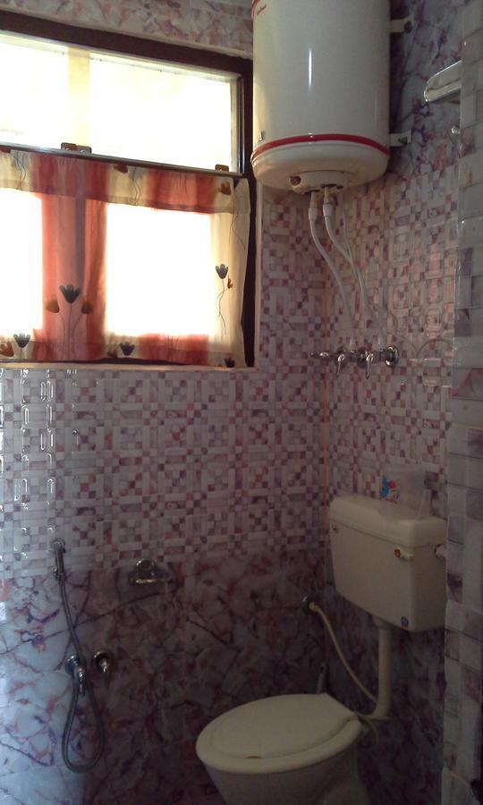 Howrah Guest House Srinagar  Exterior photo
