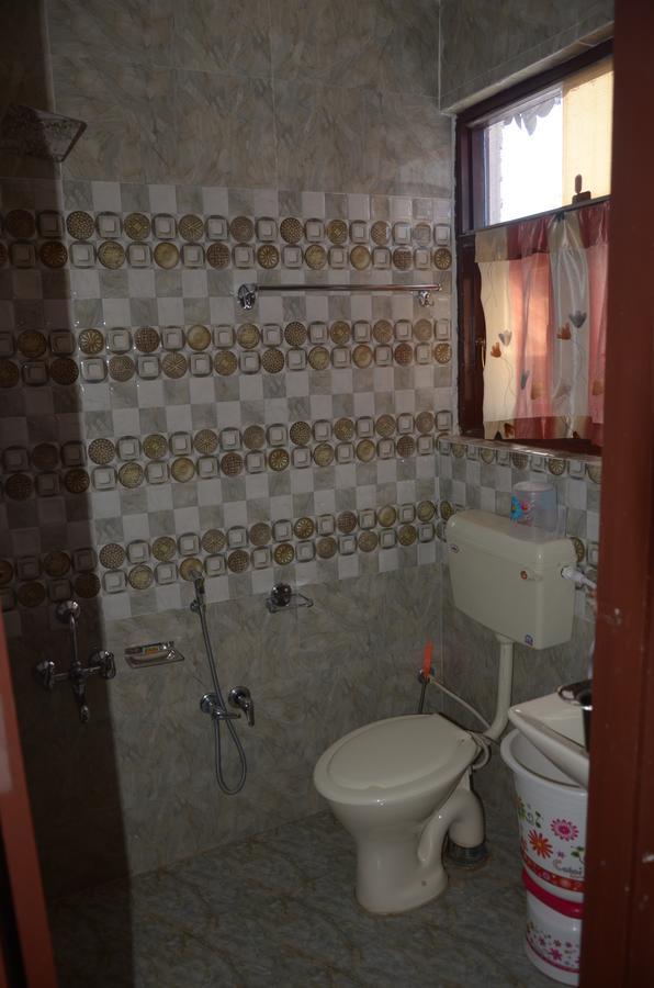 Howrah Guest House Srinagar  Exterior photo
