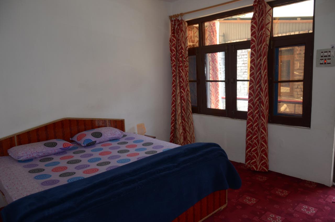 Howrah Guest House Srinagar  Exterior photo