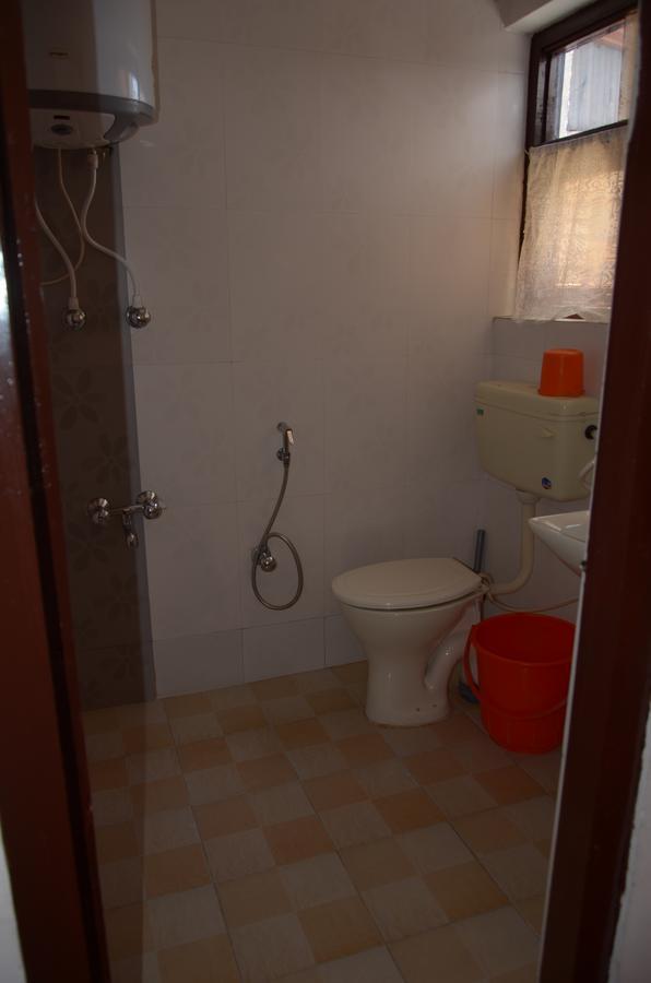 Howrah Guest House Srinagar  Exterior photo