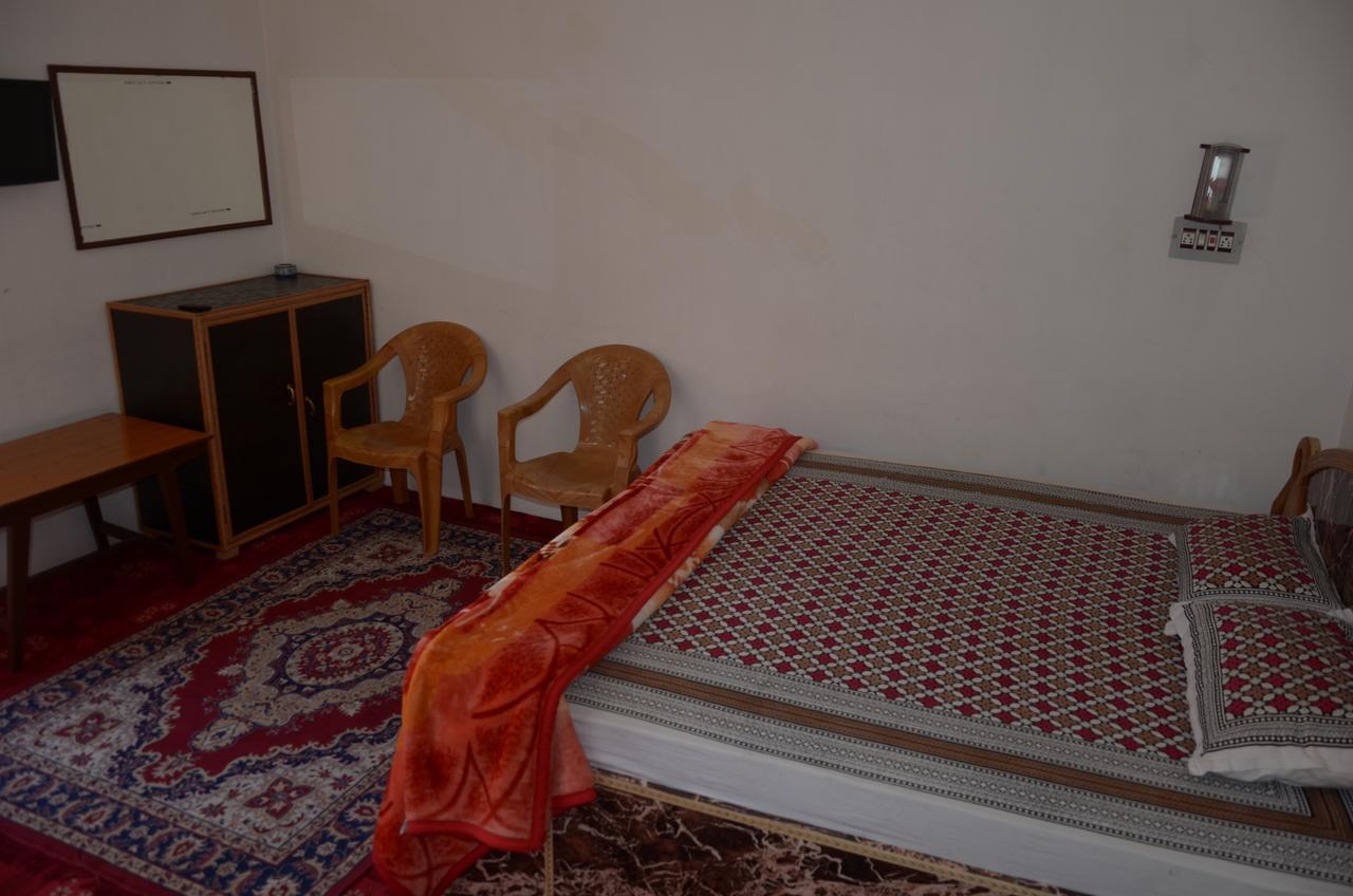 Howrah Guest House Srinagar  Exterior photo