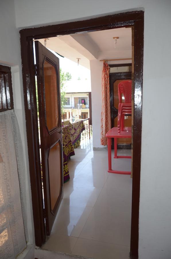 Howrah Guest House Srinagar  Exterior photo