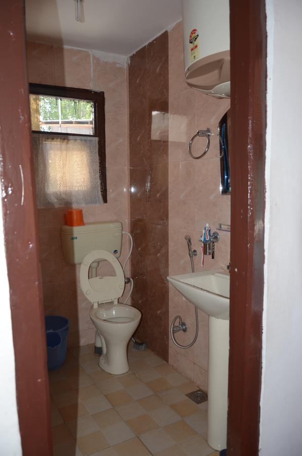 Howrah Guest House Srinagar  Exterior photo